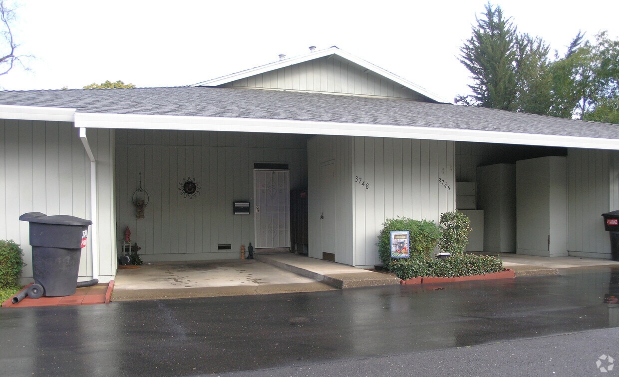 Building Photo - 3730-3760 Whitney
