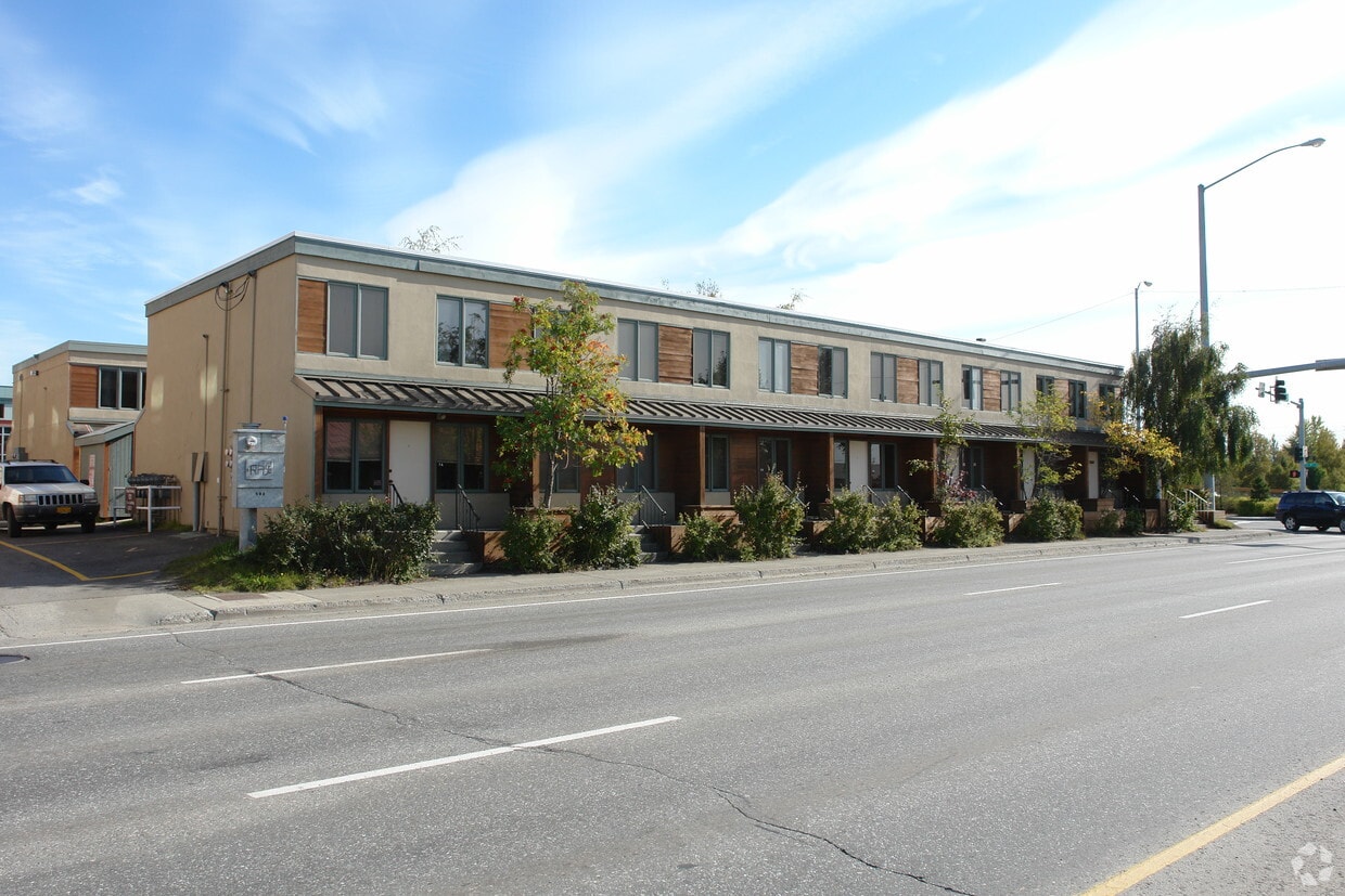 Primary Photo - 101 E 9th Ave