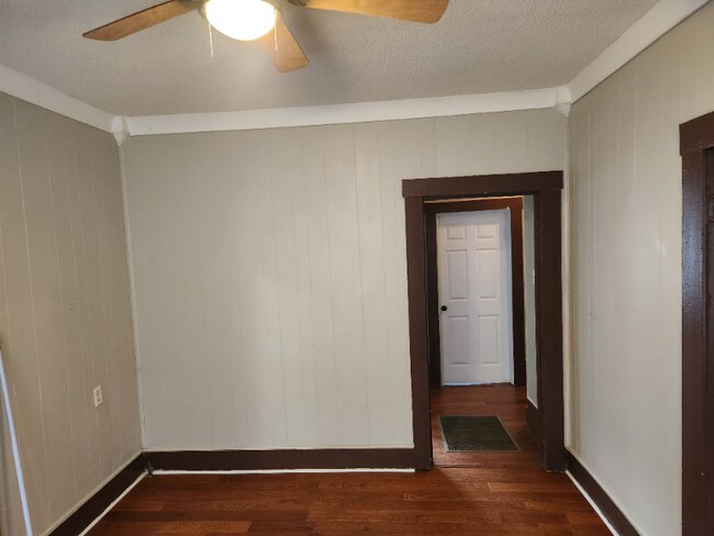 Foto del edificio - 2117 S Maple St