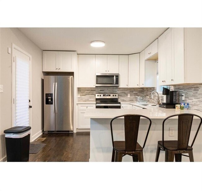 Foto del edificio - 2032 North Avenue NW