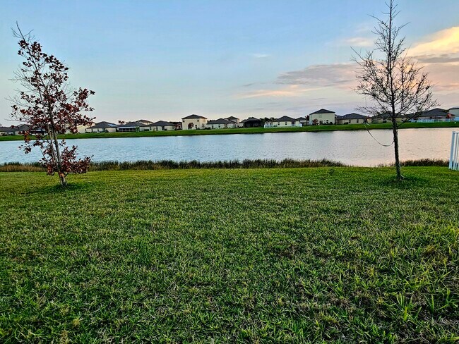 Foto del edificio - 4231 Troon Pl