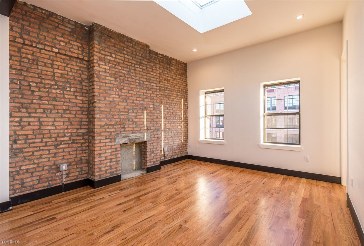 Primary Photo - 773 Grand St