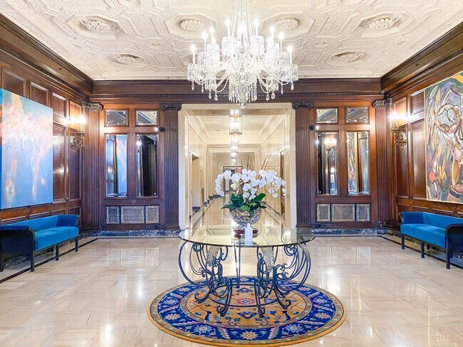 Foto del edificio - 350 N Meridian St Unit 804