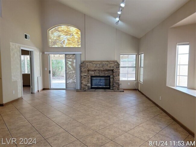 Building Photo - HEART OF GREEN VALLEY -- BED & BATH DOWNST...