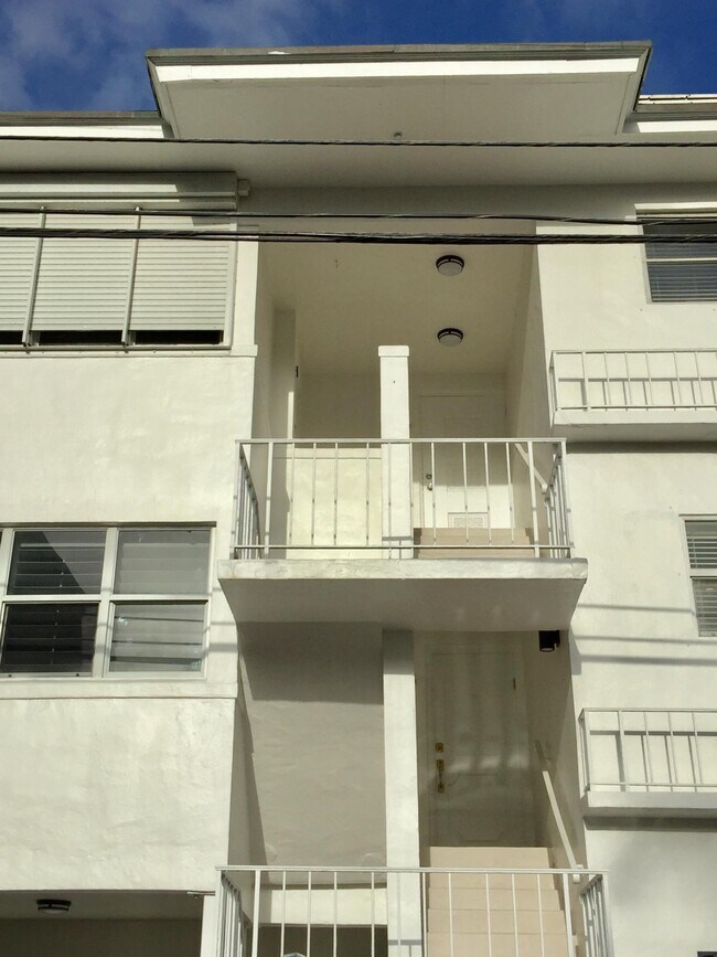 Building Photo - 3401 S Ocean Blvd