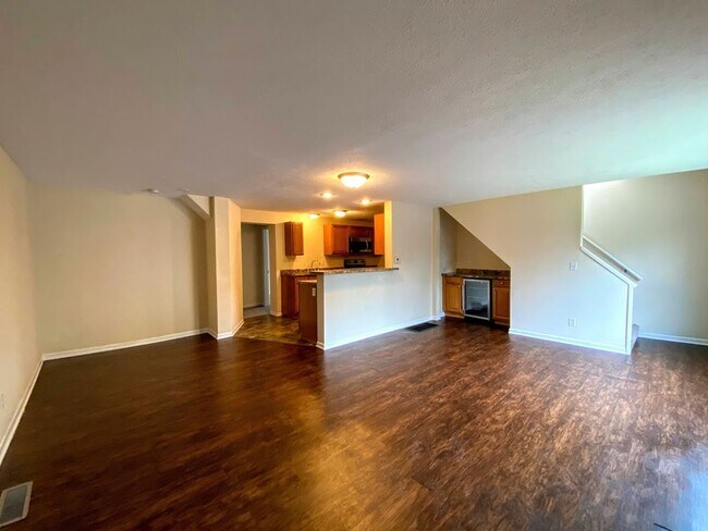 Foto del edificio - ***AVAILABLE AUGUST 2026*** 5 Bed 2 Bath House Downtown