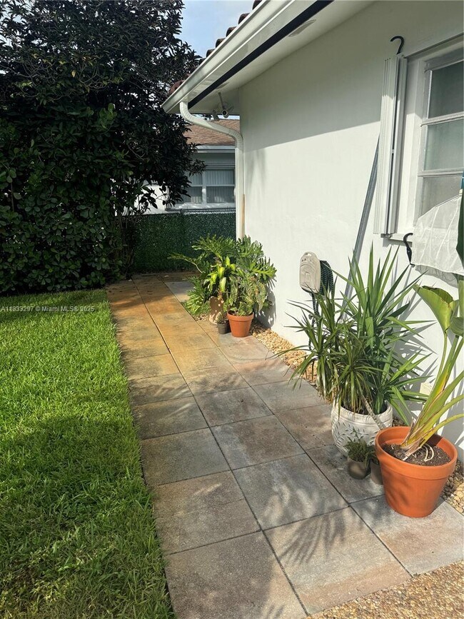Foto del edificio - 1681 SW 55th Ave