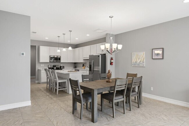 Building Photo - 132 Mediterranean Way