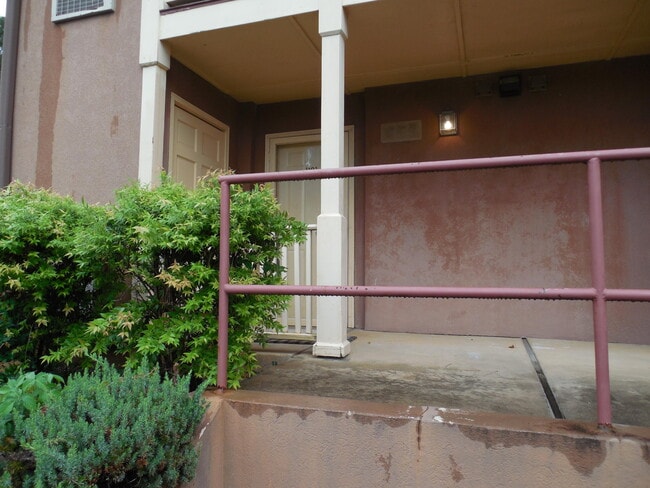 Foto del edificio - 1101 Colony Pl Dr