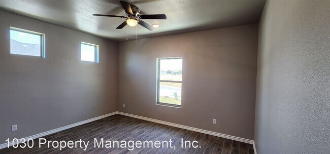 Foto del edificio - 3 br, 2 bath House - 5413 Rose Garden Loop...