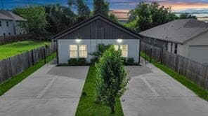 Building Photo - 7502 Sandle St