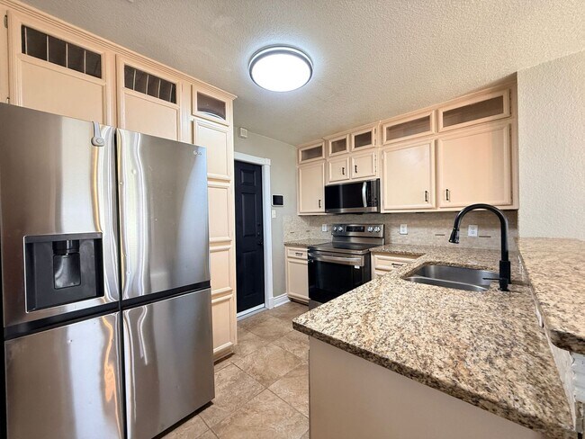 Foto del edificio - RENT REDUCTION & RENT SPECIAL - AVAILABLE NOW!