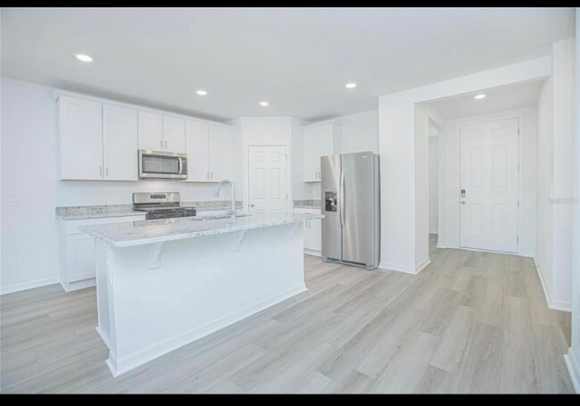 Building Photo - 2955 Sunstar Dr