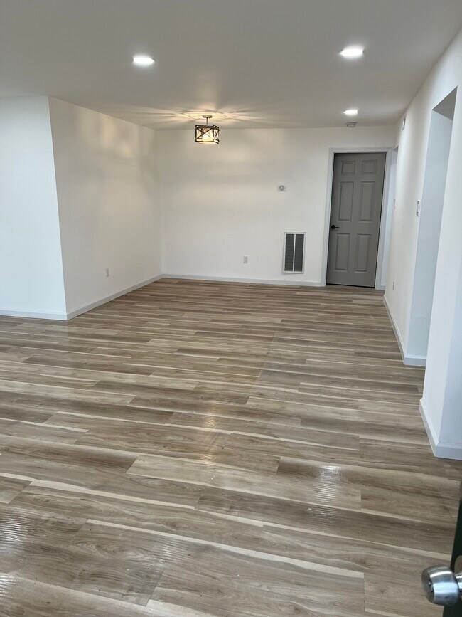 Building Photo - 6374 Birch Leaf Ct