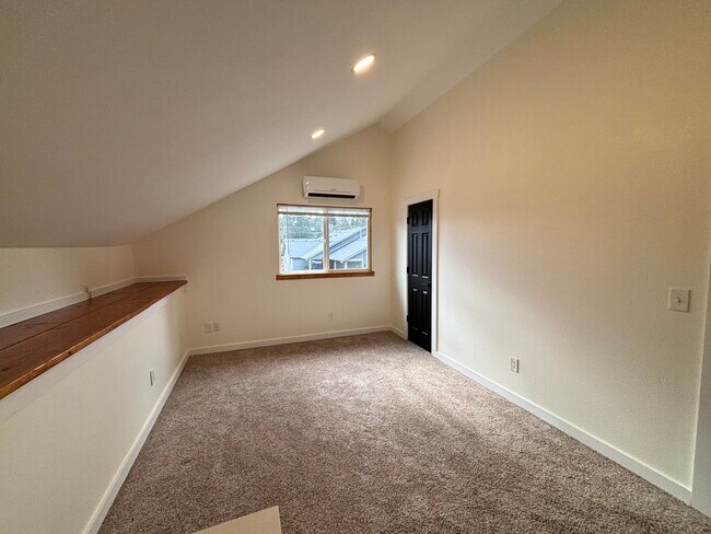 Foto del edificio - 429 Thomas St NW