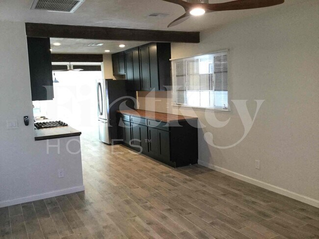 Foto del edificio - 3542 E Yale St