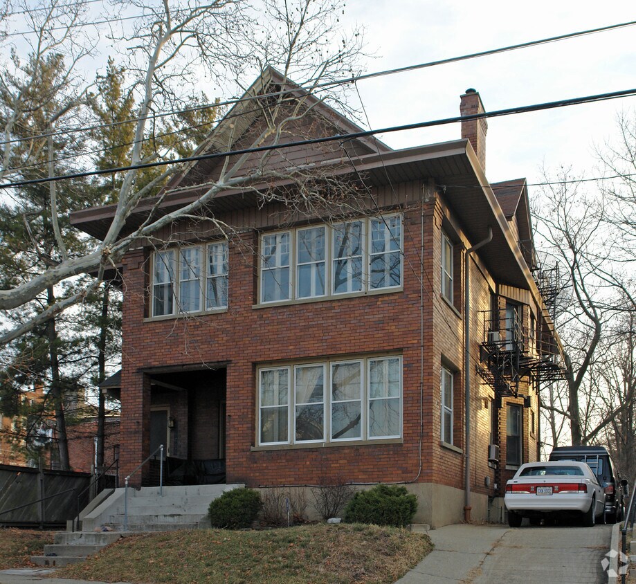Primary Photo - 2372 St James Ave