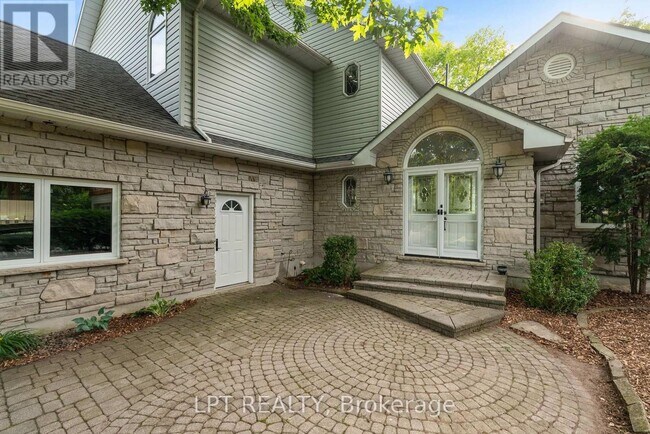 Photo du bâtiment - 73411 Sandy Beach Rd