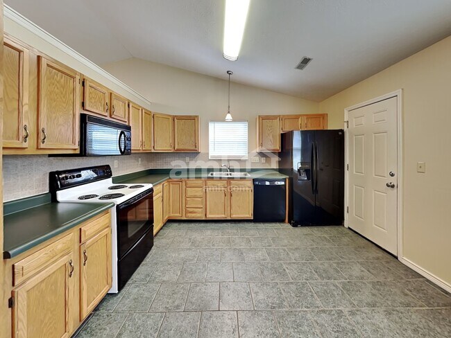 Foto del edificio - 51 Clearview Ln