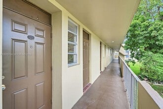 Building Photo - 5335 NW 10th Ct