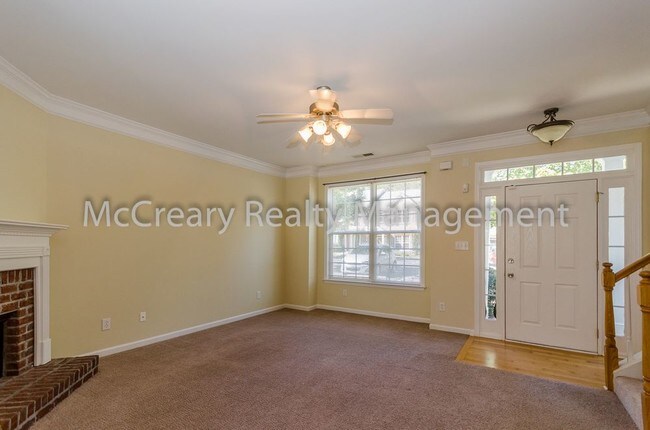 Foto del edificio - 1750 Heights Cir NW