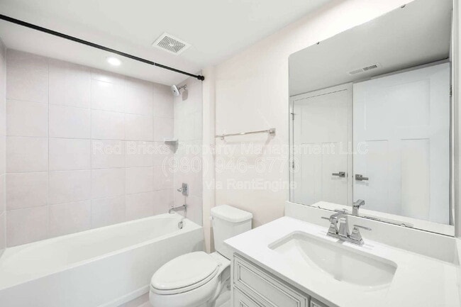 Building Photo - 9769 Oaklawn Blvd NW