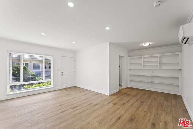 Building Photo - 943 2nd St