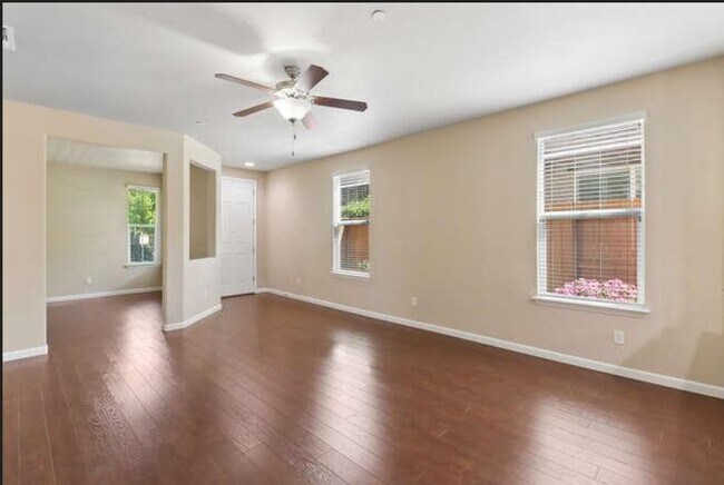 Foto del edificio - 9932 Westminster Way