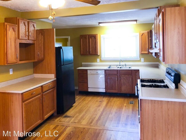 Building Photo - 4 br, 2 bath House - 129 Clyde St