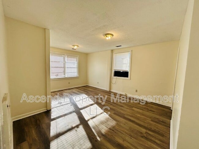 Foto del edificio - 2103 Taylor St