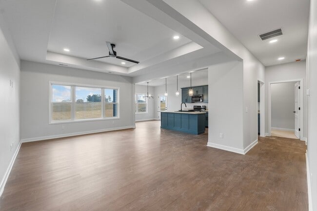 Building Photo - 1407 Tamalpais Dr