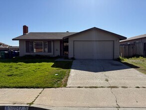 Building Photo - 10047 Three Oaks Wy