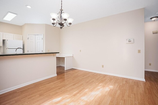 Building Photo - 918 Harvard Pl