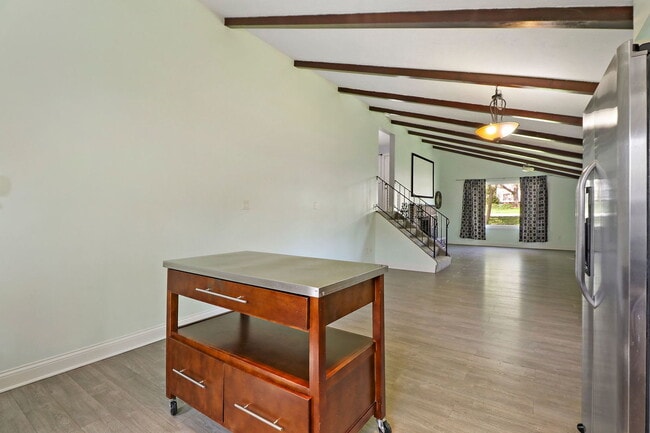 Building Photo - 1515 N Pleasant Dr
