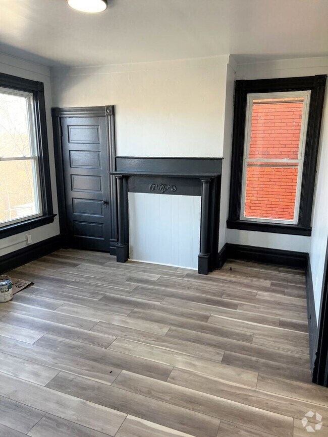 Watson Place Apartments for Rent with Hardwood Floors Pittsburgh, PA
