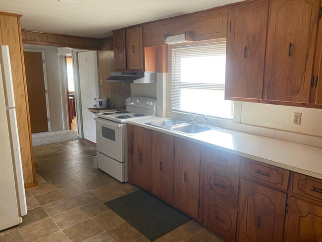 Building Photo - 415 Bond St