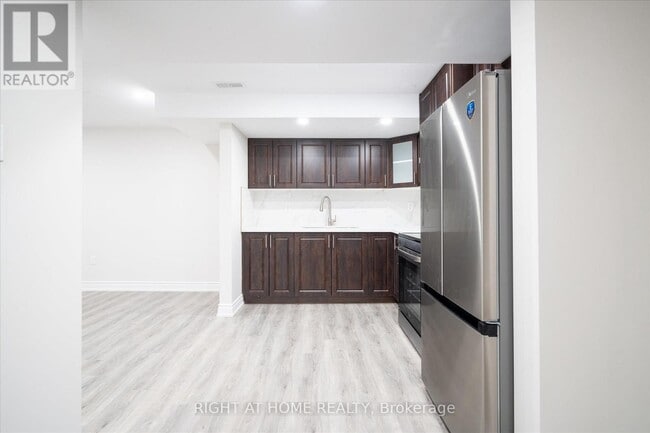 Building Photo - 1608 Frolis St