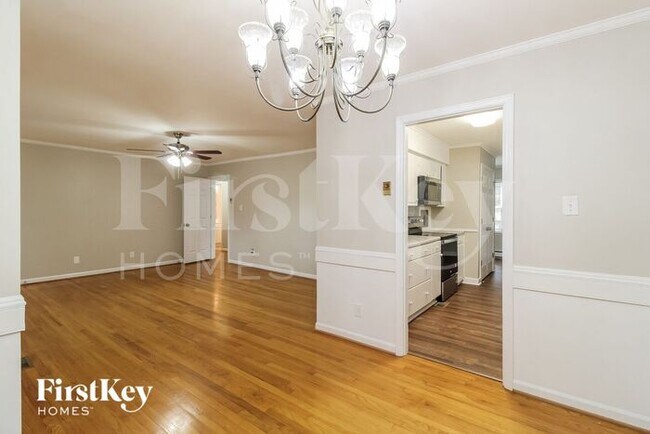Building Photo - 1102 Pitt Pl
