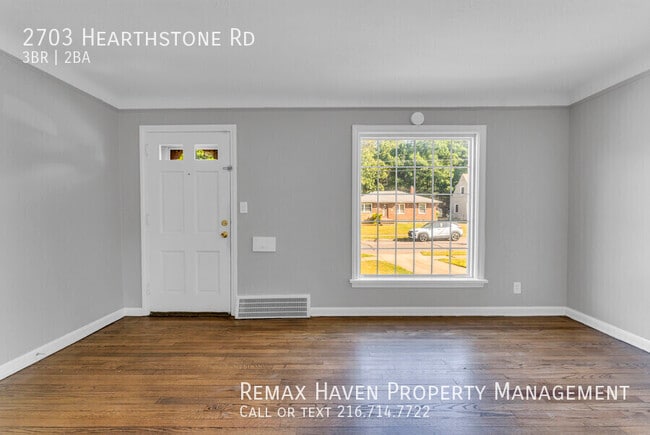 Foto del edificio - 2703 Hearthstone Rd