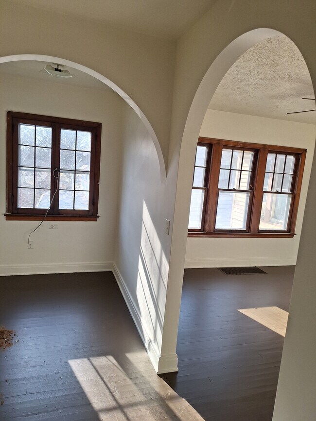 Foto del edificio - 819 Kinsman St NW