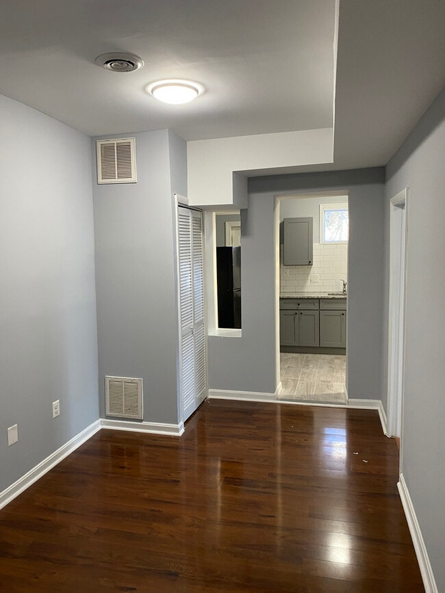 Foto del edificio - 3629 W Garrison Ave