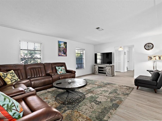 Building Photo - 7348 Biltmore Dr