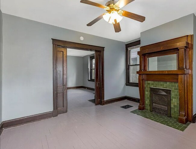 Building Photo - Spacious 5-Bed Gem with 2 Kitchens in Prime Cincinnati Location – Freshly Updated!