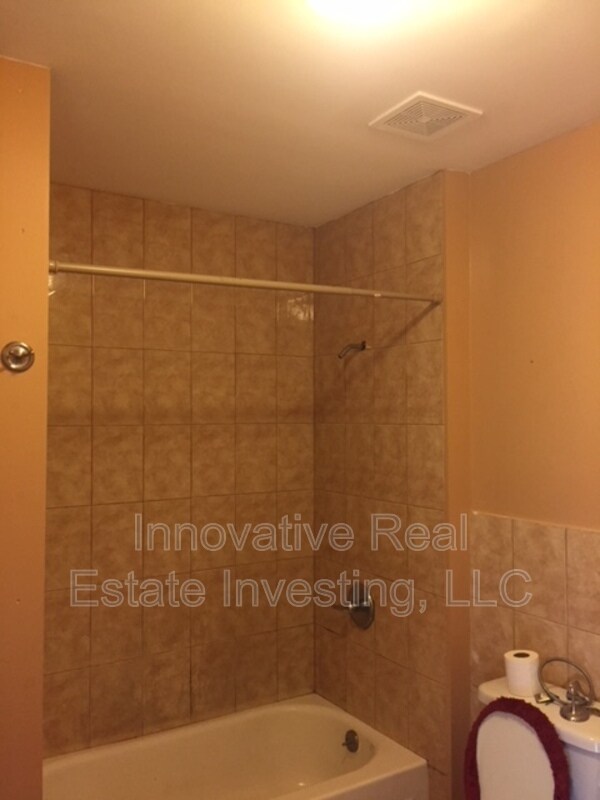 Foto del edificio - 530 N 53rd St