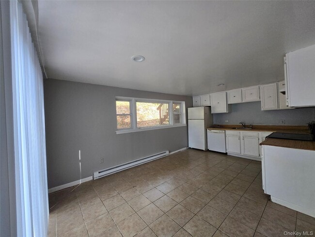 Foto del edificio - 43 Glenmere Homesites Rd