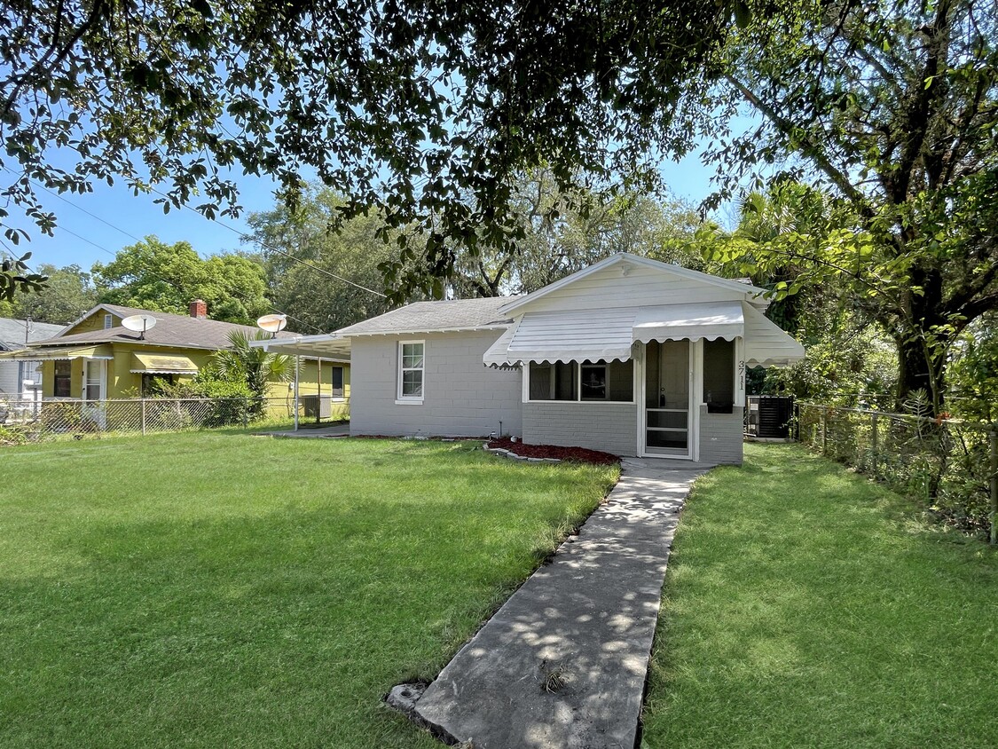 Primary Photo - 3711 Walnut St