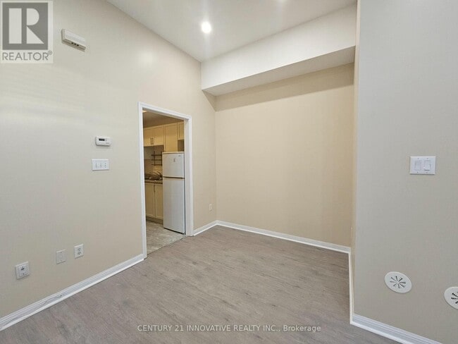 Building Photo - 3034 Bur Oak Ave