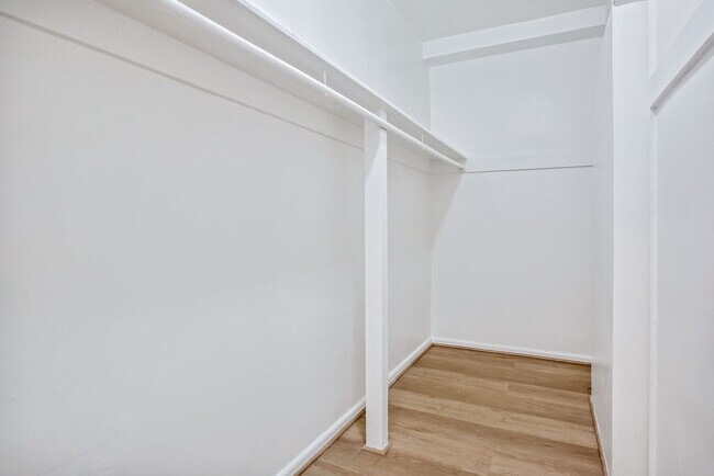Building Photo - 2200 Leavenworth