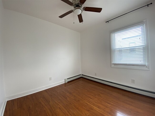 Building Photo - 354 Paterson Plank Rd