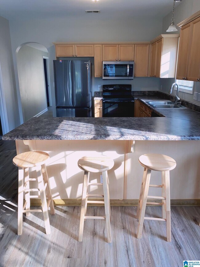 Building Photo - 129 Village Dr